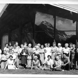 Aongatete Women's Institute on their South Island trip