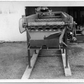 Onion pullers 24