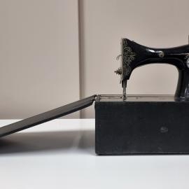 Tailor Bird portable sewing machine