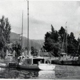The ketch Clifton on the Uretara River, Katikati