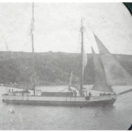 Vessel on the Uretara River, Katikati