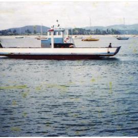 The barge between Ōmokoroa and Matakana Island in operation