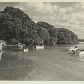 A family at Anzac Bay