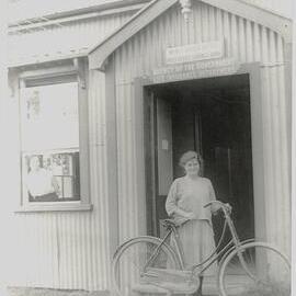 Myra Tylee, post messenger