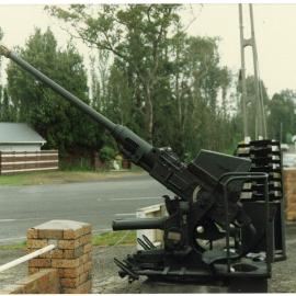 Bofors gun in front of Katikati RSA building