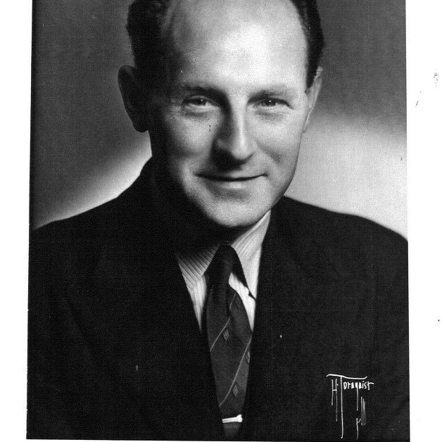 Dick Lea Contractor photographs