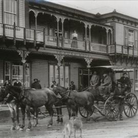 View of the Te Puke Hotel c1908