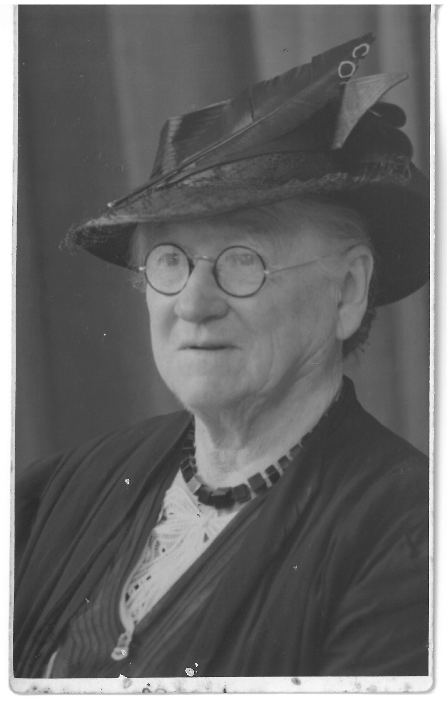 Mrs Noble A Johnston (nee Sinton). Photograph from the Mayo Collection.